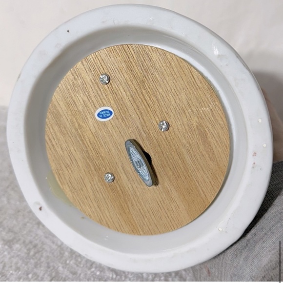 Vintage Porcelain French Colonial Couple Dancing Music Box - Picture 10 of 13